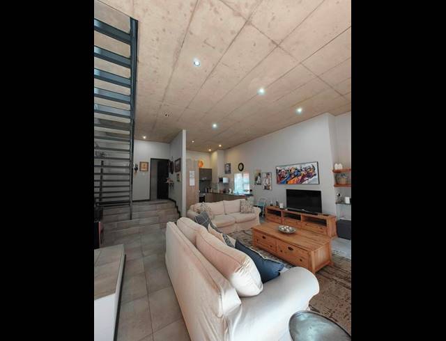 3 BEDROOM APARTMENT FOR SALE IN MENLO PARK